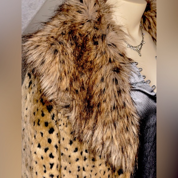 Brown & Black Lynx Faux Fur Jacket by International Concepts Size small - Picture 3 of 8